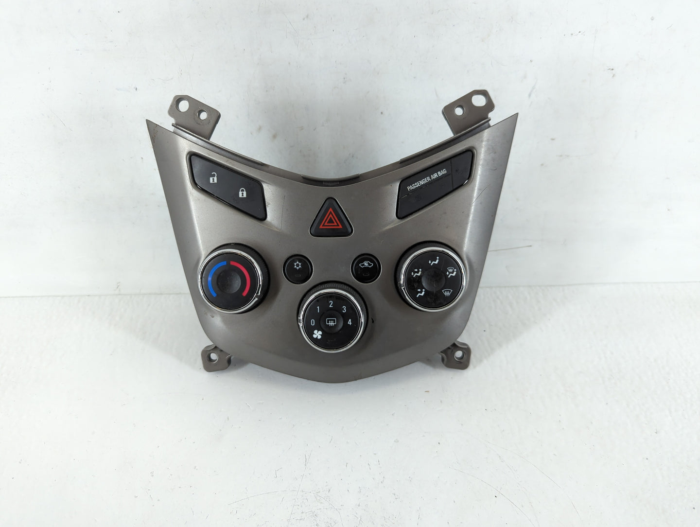 2012 Chevrolet Sonic Climate Control Module Temperature AC/Heater Replacement P/N:95076687 Fits OEM Used Auto Parts - Oemuse