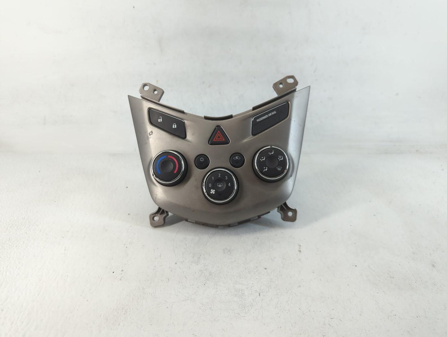 2012 Chevrolet Sonic Climate Control Module Temperature AC/Heater Replacement P/N:95189629 Fits OEM Used Auto Parts - Oemuse