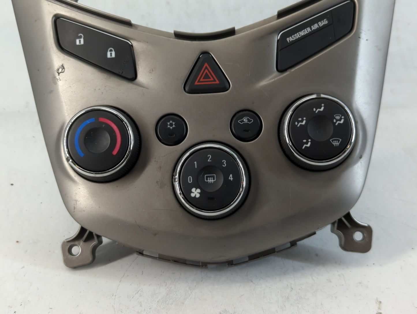 2012 Chevrolet Sonic Climate Control Module Temperature AC/Heater Replacement P/N:95189629 Fits OEM Used Auto Parts - Oemuse