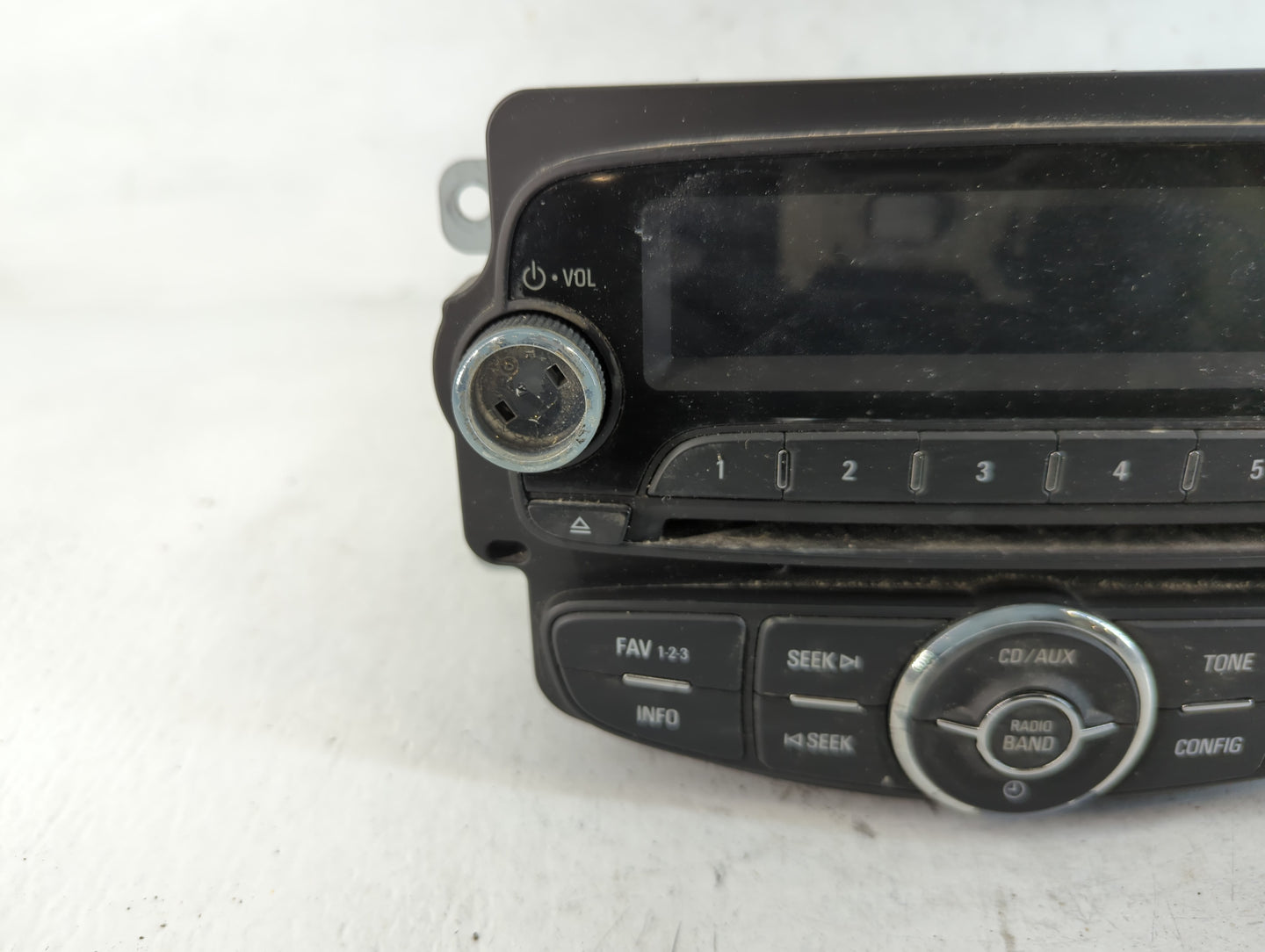 2012-2012 Chevrolet Sonic Am Fm Cd Player Radio Receiver - Oemusedautoparts1.com