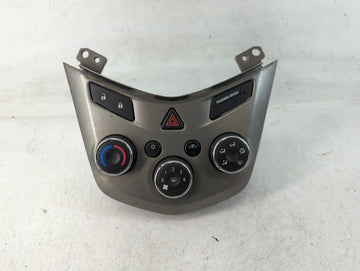 2012 Chevrolet Sonic Climate Control Module Temperature AC/Heater Replacement P/N:95076687 Fits OEM Used Auto Parts - Oemuse
