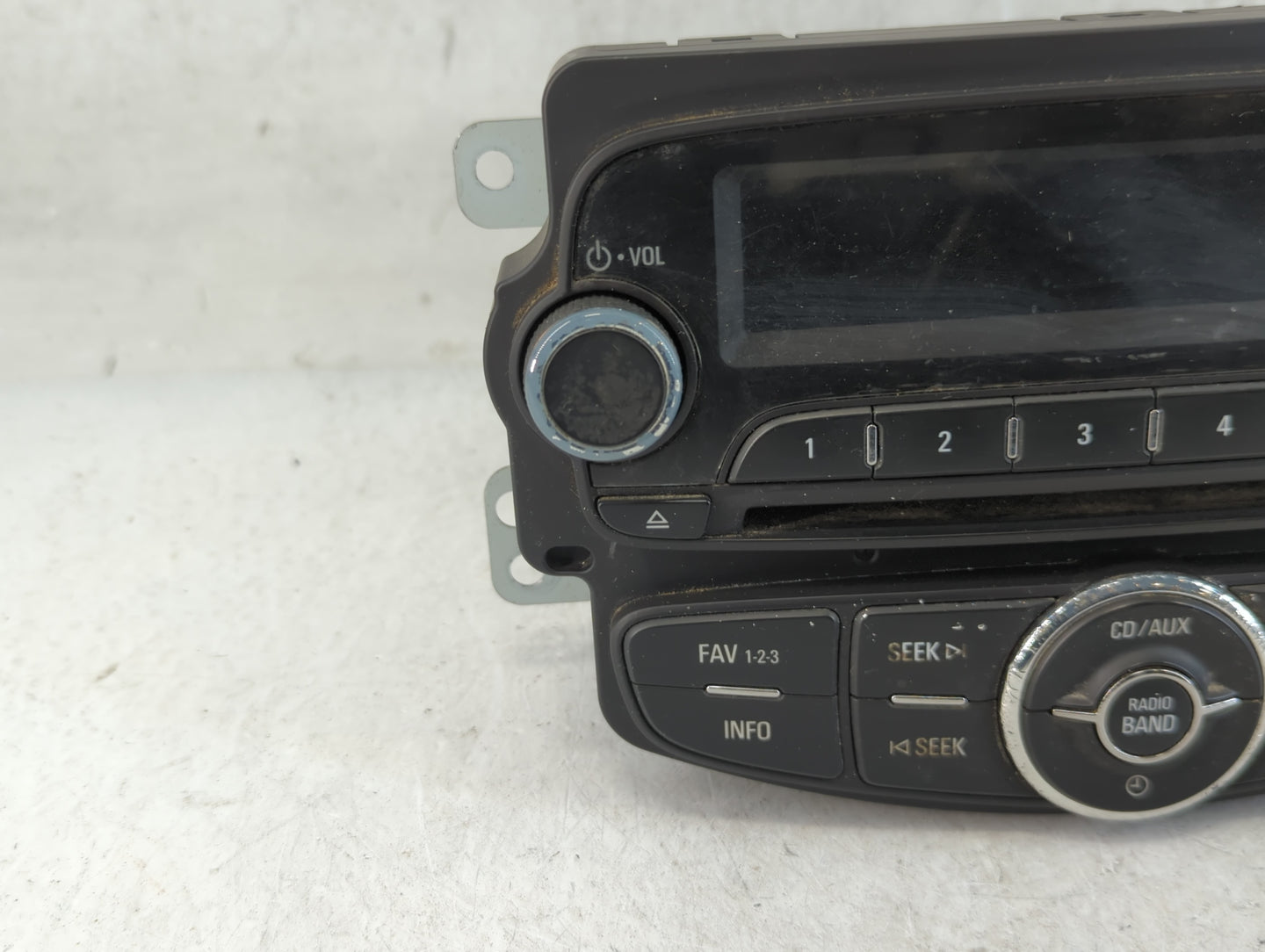 2012 Chevrolet Sonic Radio AM FM Cd Player Receiver Replacement P/N:811403062 95909138 Fits OEM Used Auto Parts - Oemusedaut