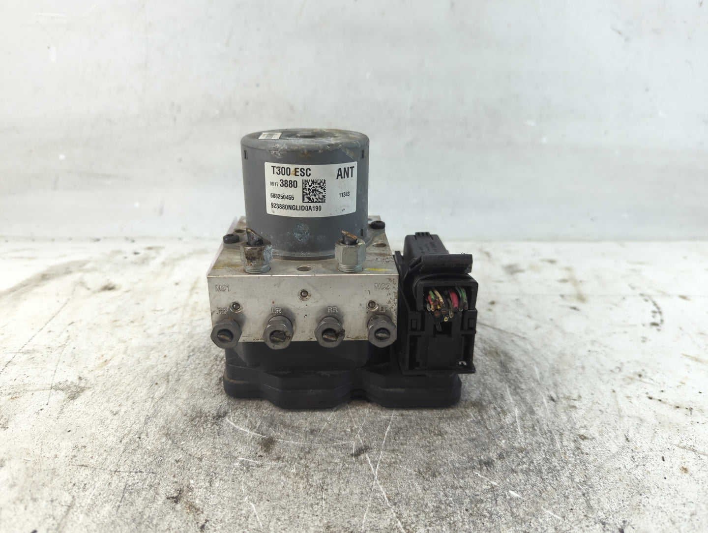 2012-2013 Chevrolet Sonic ABS Pump Control Module Replacement P/N:95173880 Fits Fits 2012 2013 OEM Used Auto Parts - Oemused