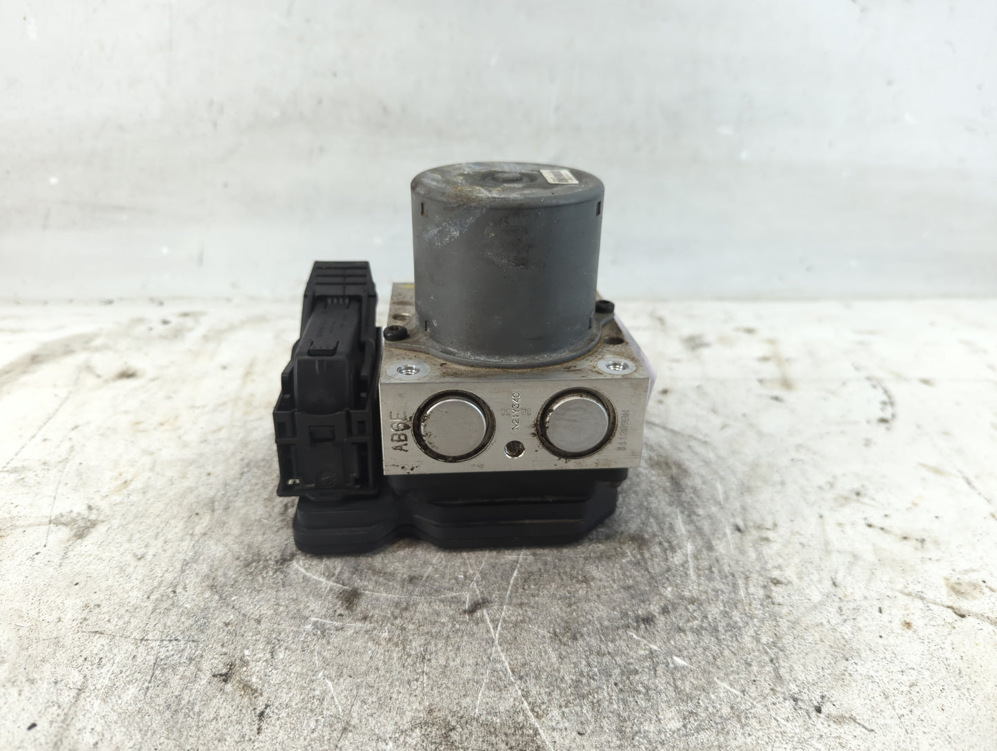 2012-2013 Chevrolet Sonic ABS Pump Control Module Replacement P/N:95173880 Fits Fits 2012 2013 OEM Used Auto Parts - Oemused