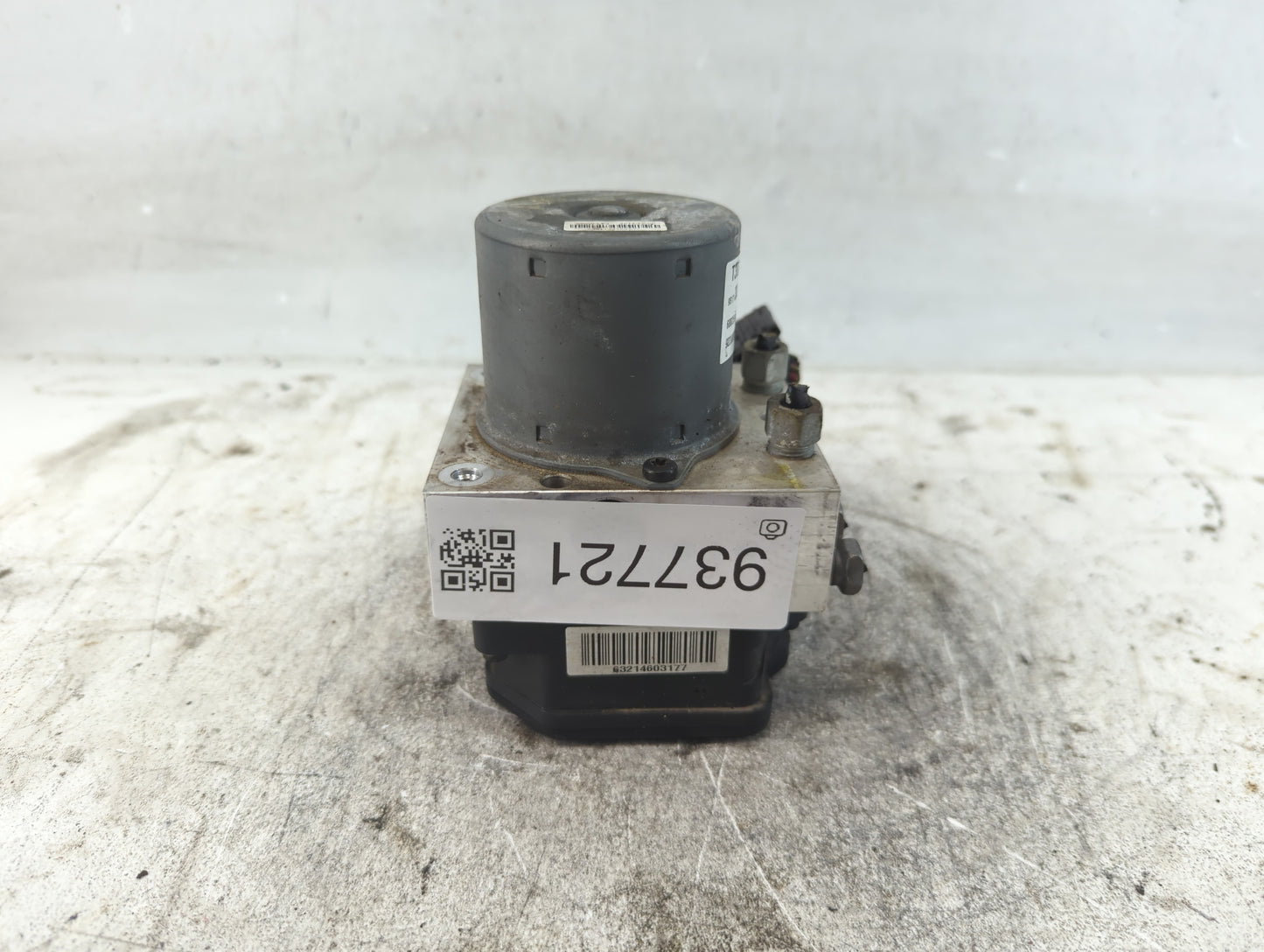 2012-2013 Chevrolet Sonic ABS Pump Control Module Replacement P/N:95173880 Fits Fits 2012 2013 OEM Used Auto Parts - Oemused