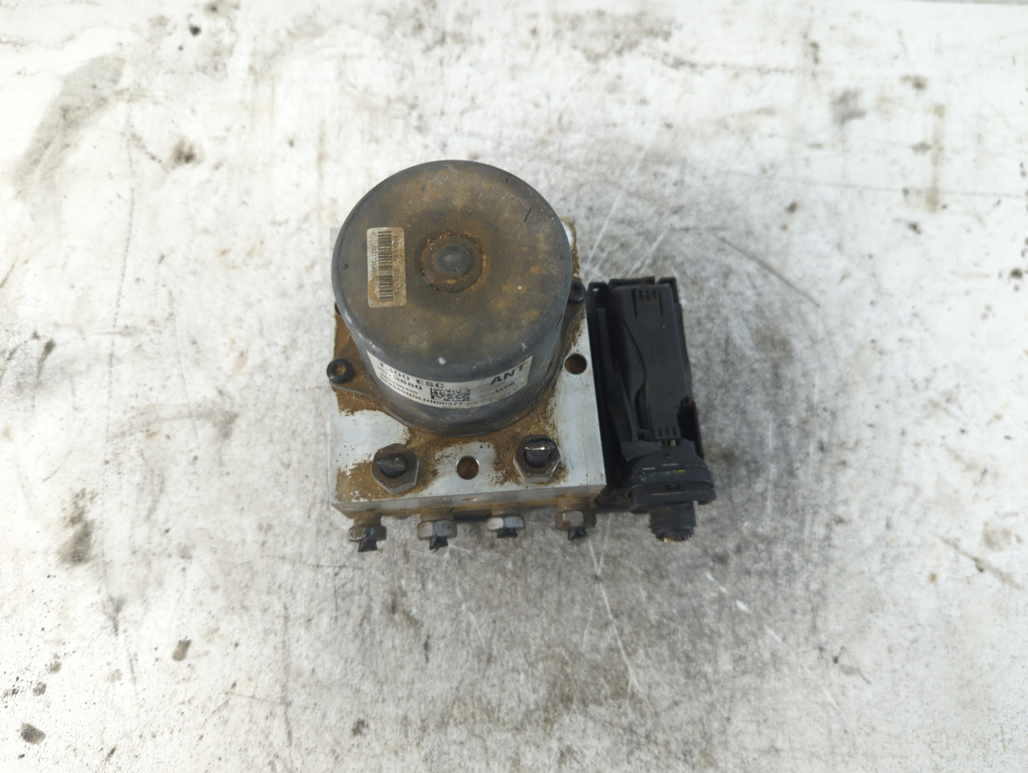 2012-2013 Chevrolet Sonic ABS Pump Control Module Replacement P/N:95173880 Fits Fits 2012 2013 OEM Used Auto Parts - Oemused