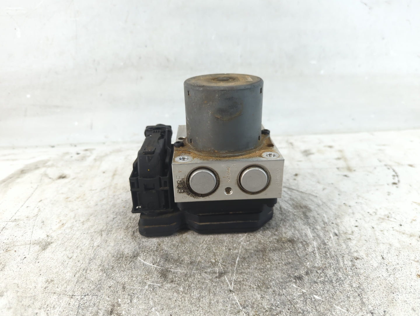 2012-2013 Chevrolet Sonic ABS Pump Control Module Replacement P/N:95173880 Fits Fits 2012 2013 OEM Used Auto Parts - Oemused