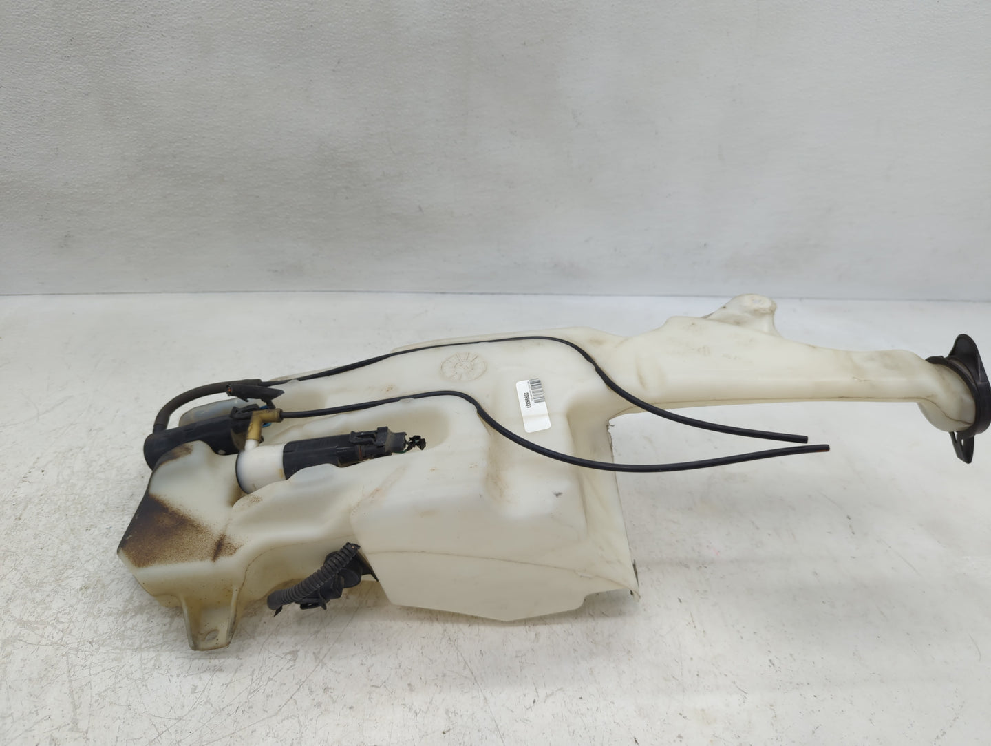 2007 Suburban 1500 Windshield Washer Fluid Reservoir Bottle Oem - Oemusedautoparts1.com