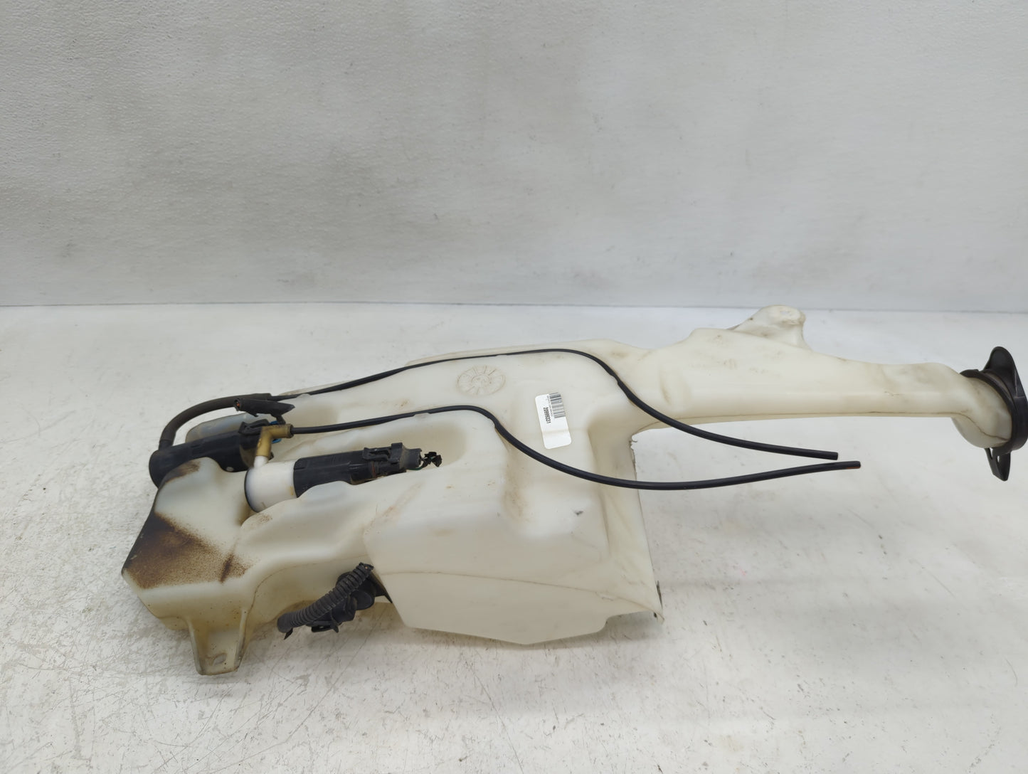 2007 Suburban 1500 Windshield Washer Fluid Reservoir Bottle Oem - Oemusedautoparts1.com