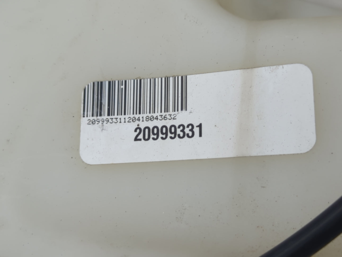 2007 Suburban 1500 Windshield Washer Fluid Reservoir Bottle Oem - Oemusedautoparts1.com