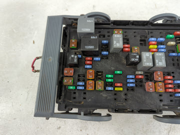 2010-2014 Chevrolet Suburban 1500 Fusebox Fuse Box Panel Relay Module P/N:22798217 N1 Fits Fits 2010 2011 2012 2013 2014 OEM Used Auto Parts