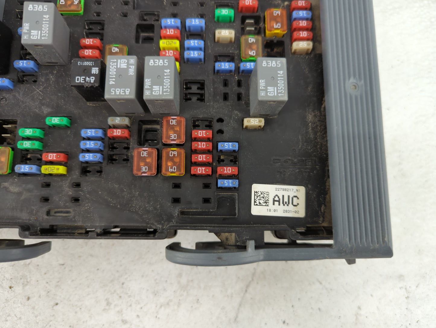 2010-2014 Chevrolet Suburban 1500 Fusebox Fuse Box Panel Relay Module P/N:22798217 N1 Fits Fits 2010 2011 2012 2013 2014 OEM