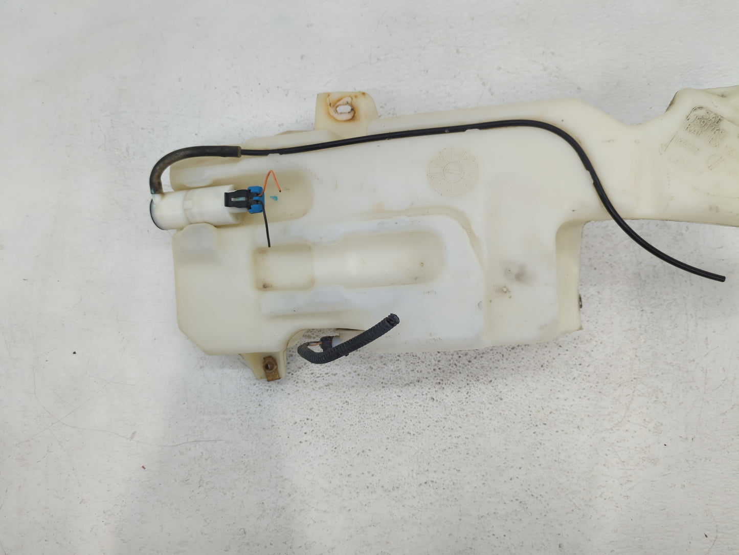 2007 Chevrolet Suburban 1500 Windshield Washer Fluid Reservoir Bottle Oem - Oemusedautoparts1.com