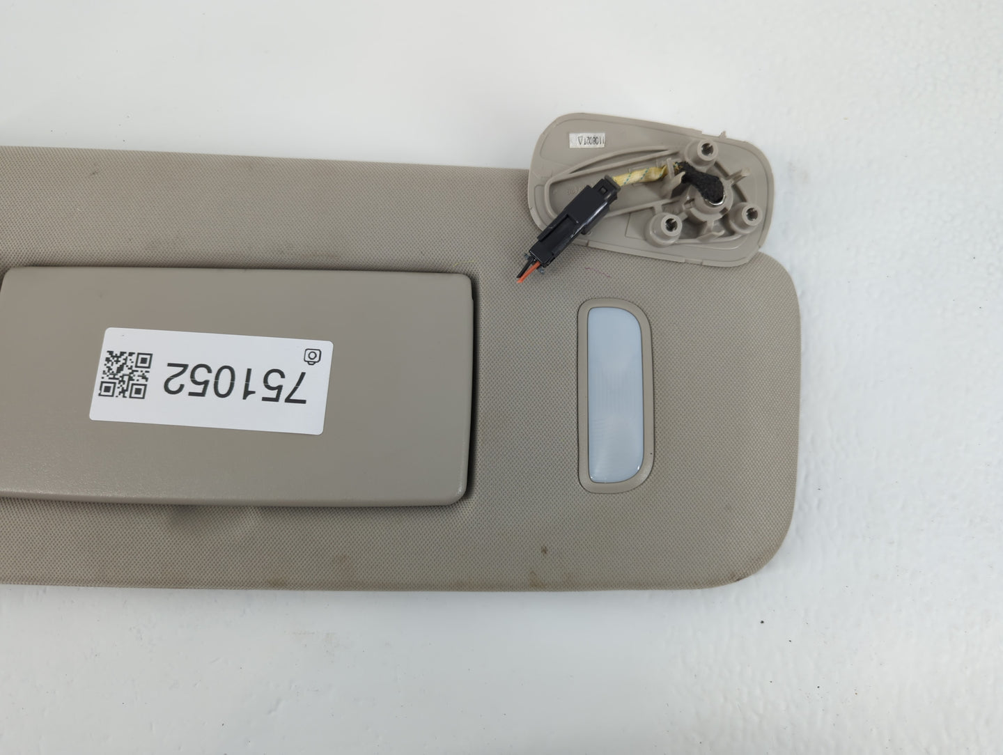 2007-2014 Chevrolet Suburban 1500 Sun Visor Shade Replacement Passenger Right Mirror Fits OEM Used Auto Parts - Oemusedautop