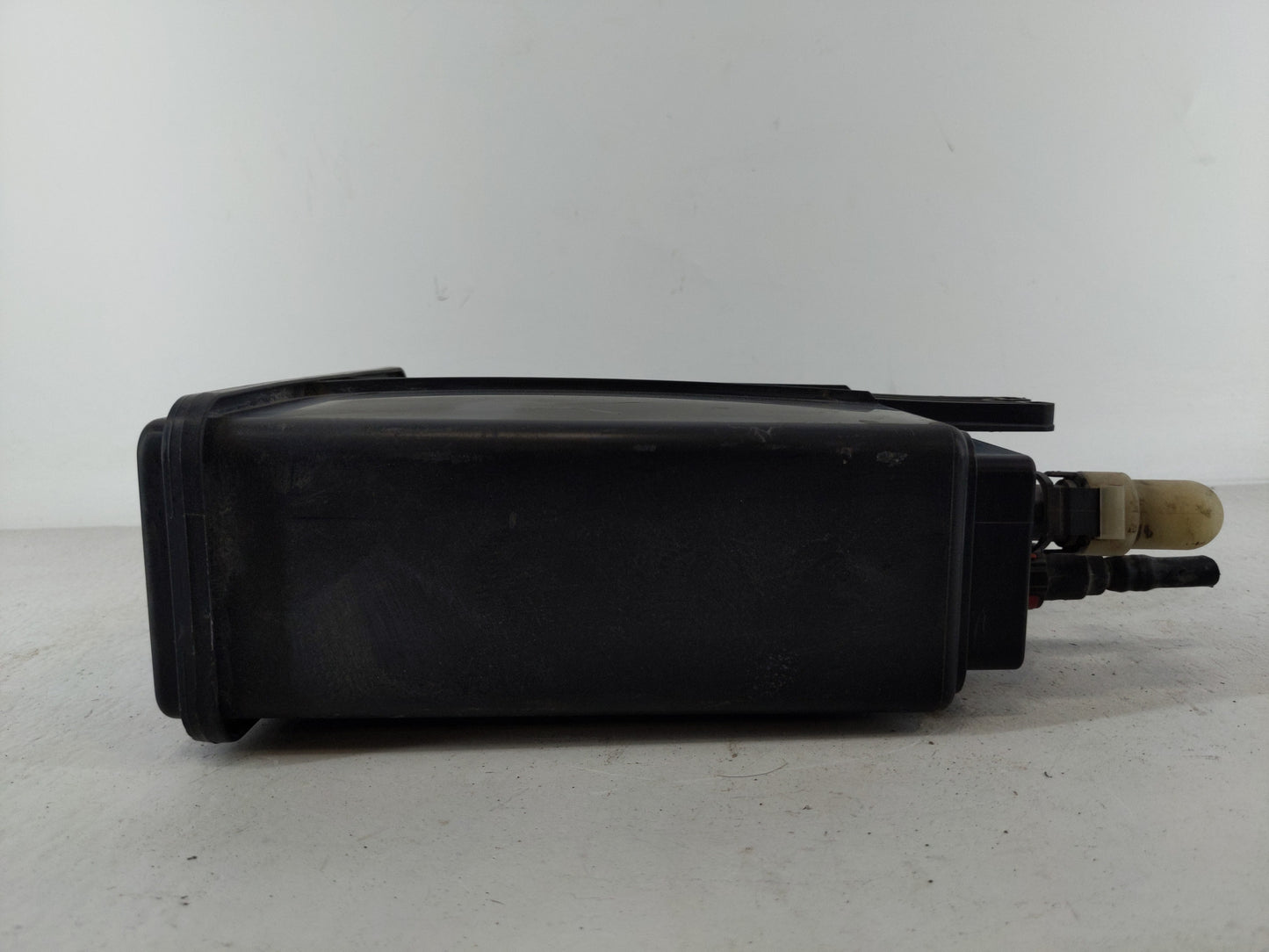2012 Chevrolet Tahoe Fuel Vapor Charcoal Canister - Oemusedautoparts1.com