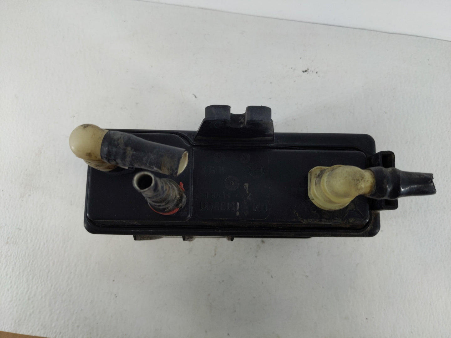 2012 Chevrolet Tahoe Fuel Vapor Charcoal Canister - Oemusedautoparts1.com