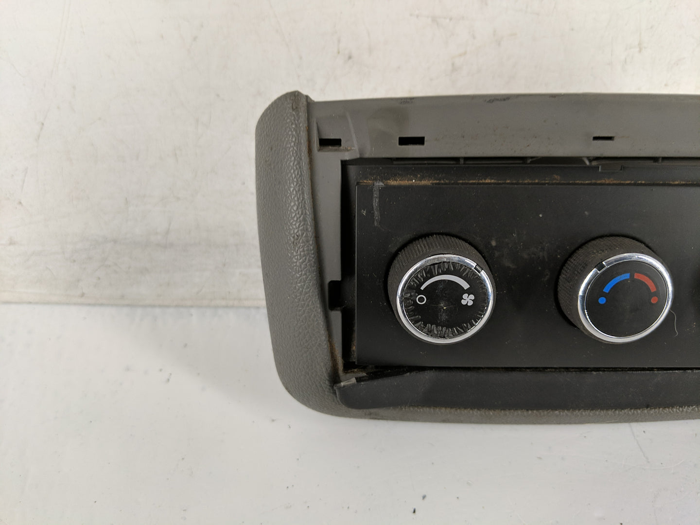 2007-2014 Chevrolet Tahoe Climate Control Module Temperature AC/Heater Replacement Fits OEM Used Auto Parts - Oemusedautopar