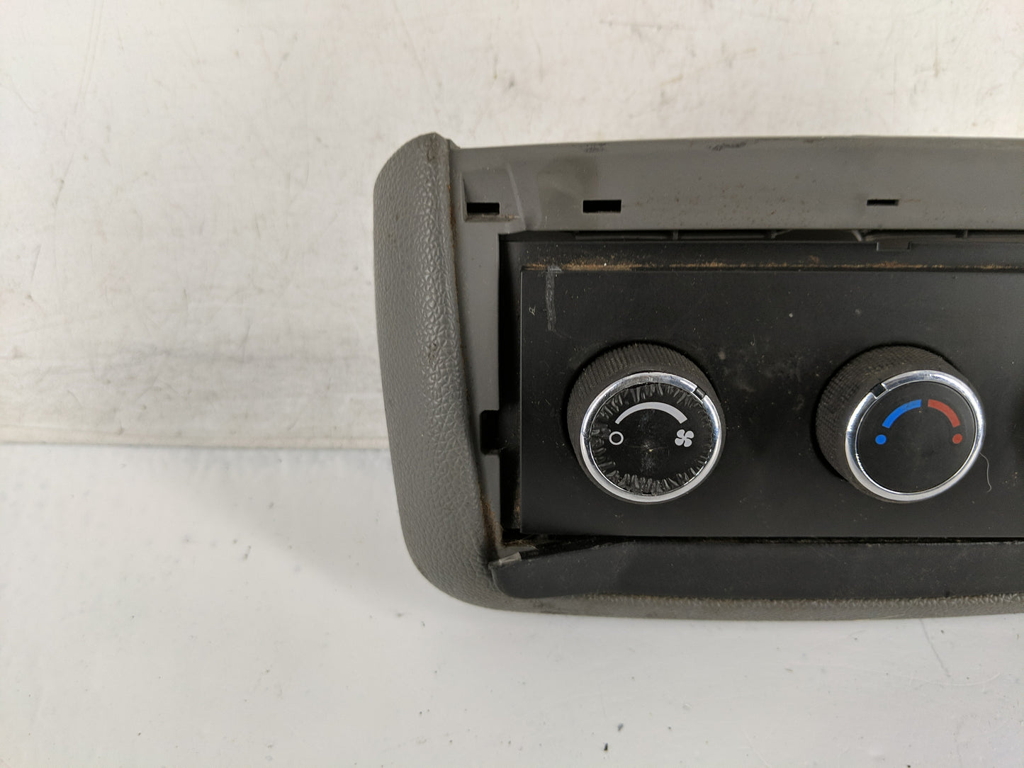 2007-2014 Chevrolet Tahoe Climate Control Module Temperature AC/Heater Replacement Fits OEM Used Auto Parts - Oemusedautopar