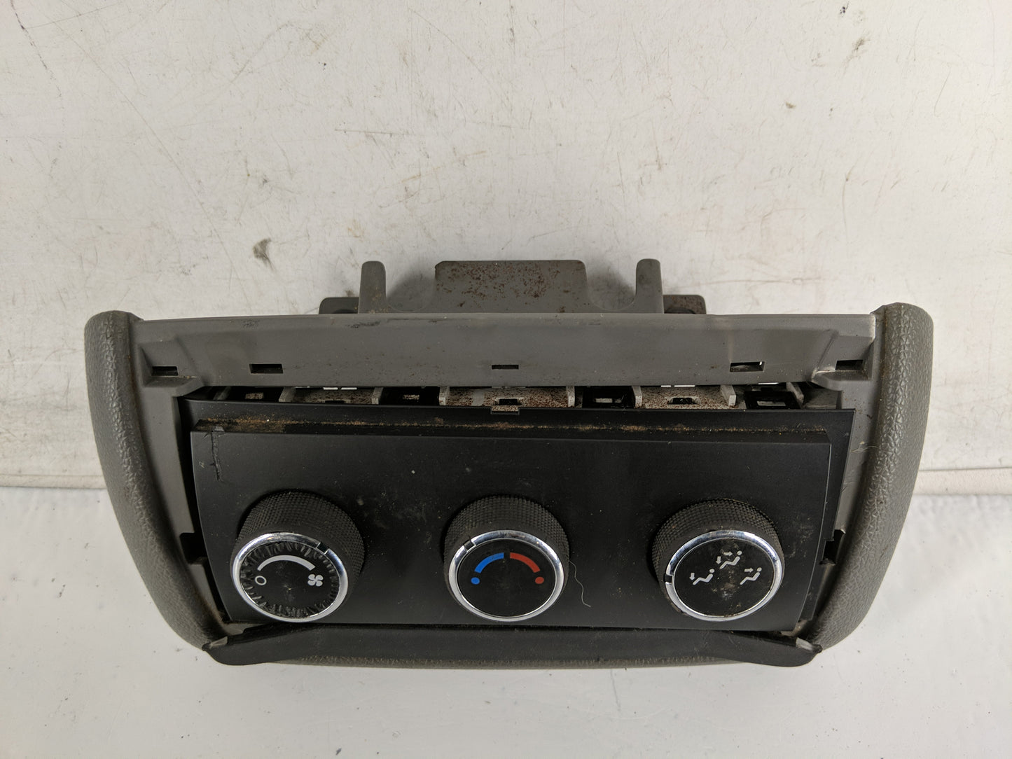 2007-2014 Chevrolet Tahoe Climate Control Module Temperature AC/Heater Replacement Fits OEM Used Auto Parts - Oemusedautopar