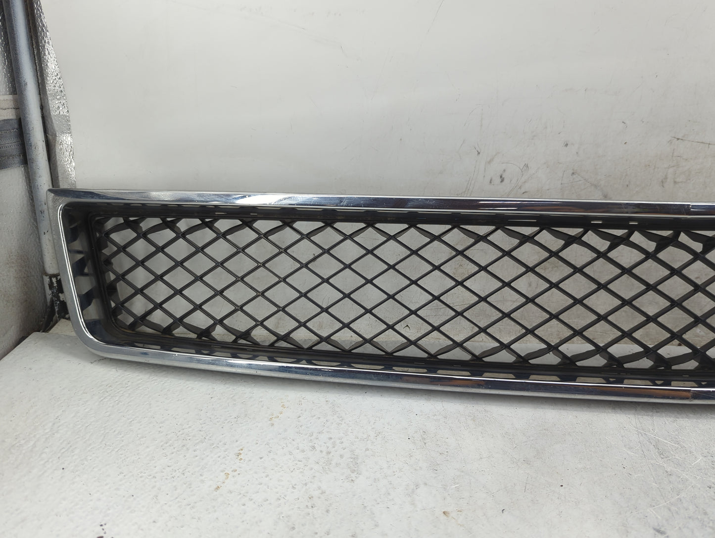 2007-2014 Chevrolet Tahoe Front Grille Bumper Not Included - Oemusedautoparts1.com