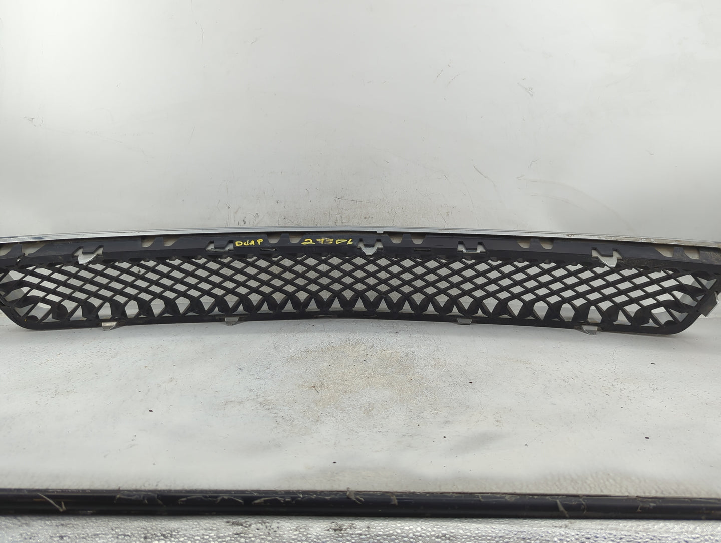 2007-2014 Chevrolet Tahoe Front Grille Bumper Not Included - Oemusedautoparts1.com