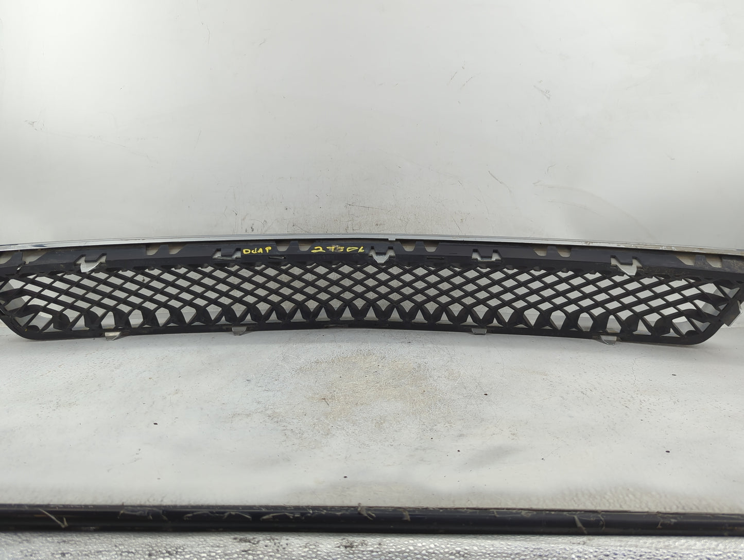 2007-2014 Chevrolet Tahoe Front Grille Bumper Not Included - Oemusedautoparts1.com