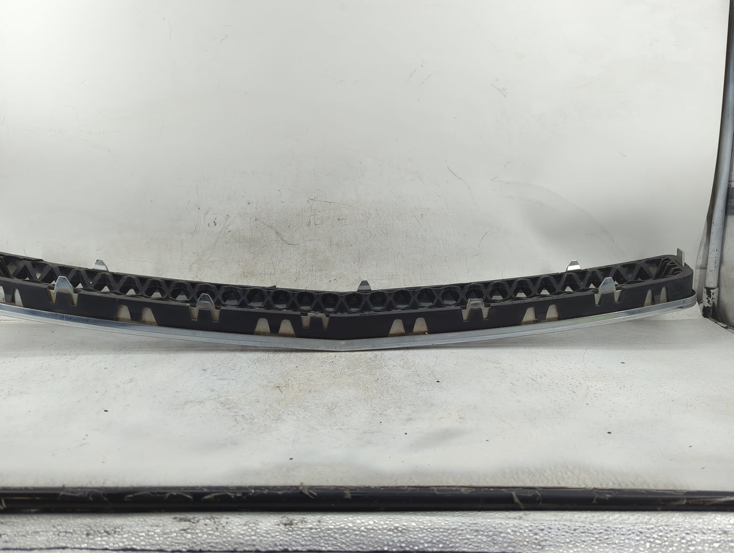 2007-2014 Chevrolet Tahoe Front Grille Bumper Not Included - Oemusedautoparts1.com