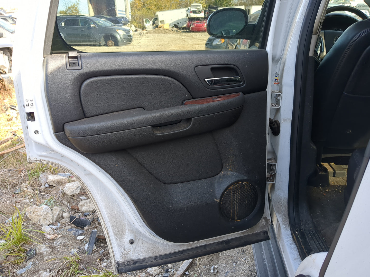 2007-2014 Chevrolet Tahoe Driver Rear Door Oem - Oemusedautoparts1.com