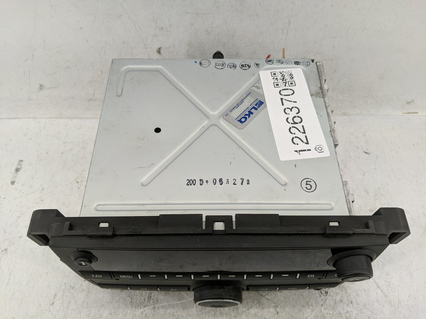 2007-2014 Chevrolet Tahoe Radio AM FM Cd Player Receiver Replacement P/N:15798975 Fits OEM Used Auto Parts - Oemusedautopart
