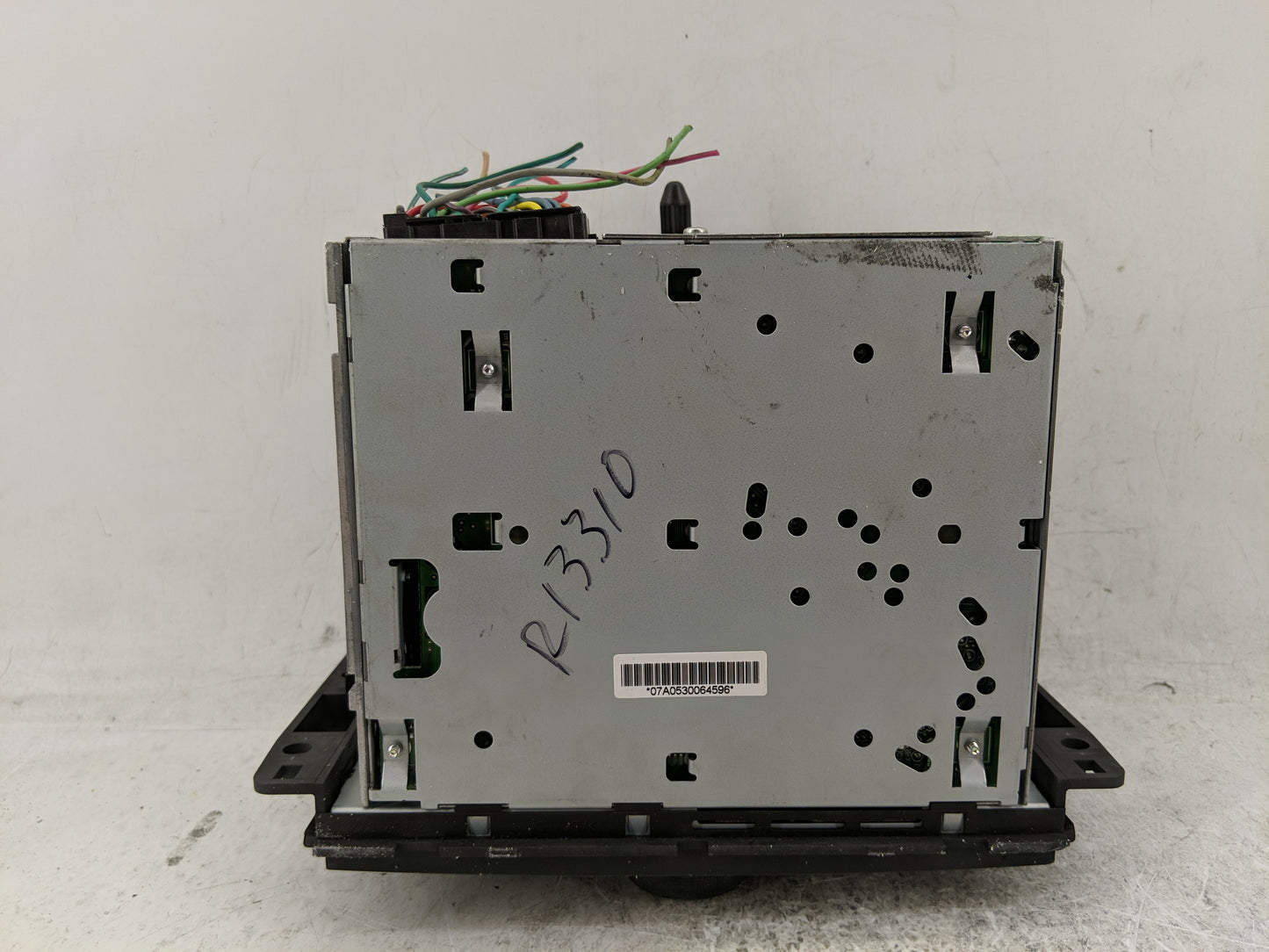 2007-2014 Chevrolet Tahoe Radio AM FM Cd Player Receiver Replacement P/N:15798975 Fits OEM Used Auto Parts - Oemusedautopart