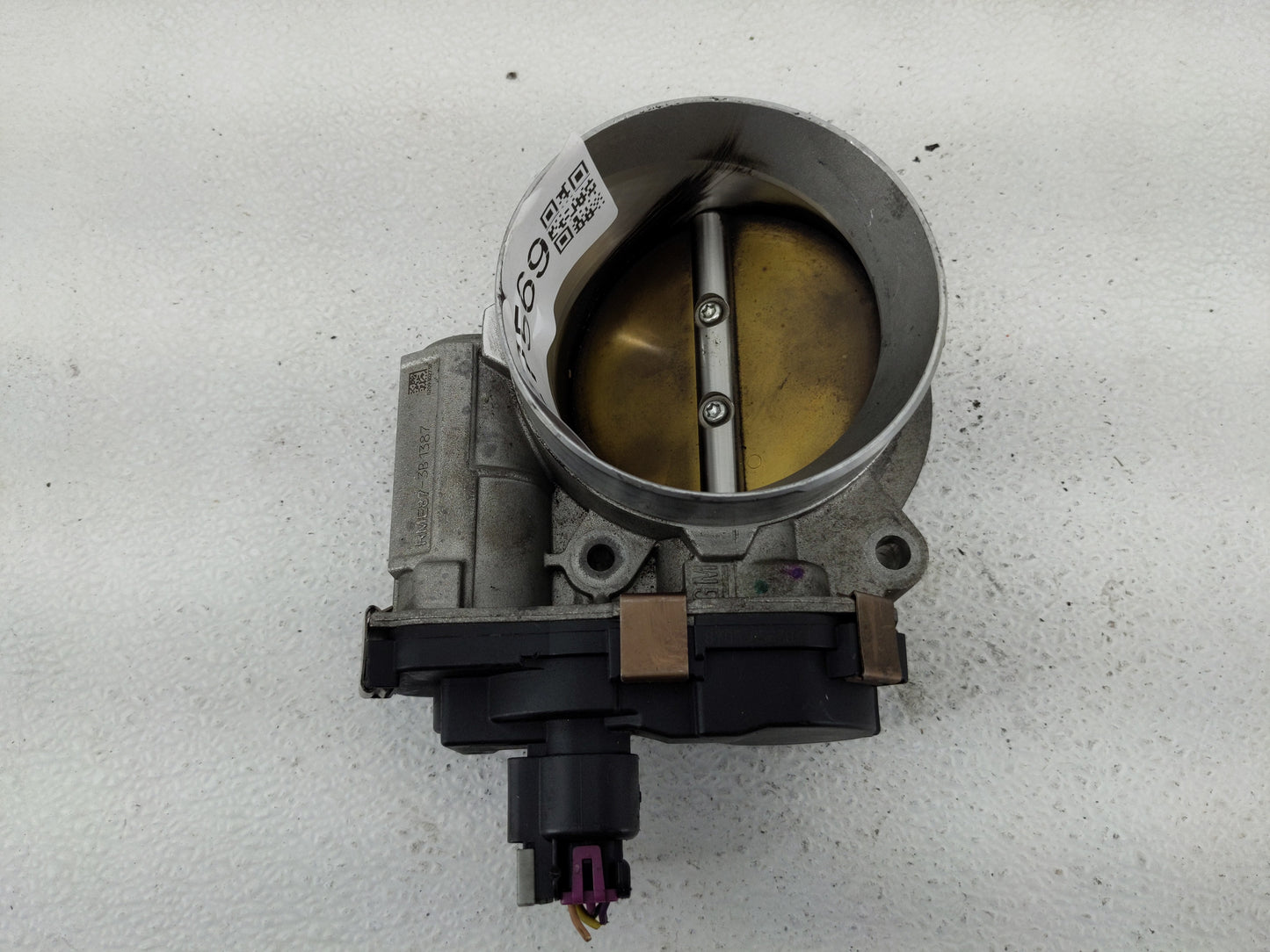 2009-2014 Chevrolet Tahoe Throttle Body P/N:RME87-3B1387 Fits Fits 2009 2010 2011 2012 2013 2014 2015 OEM Used Auto Parts - 