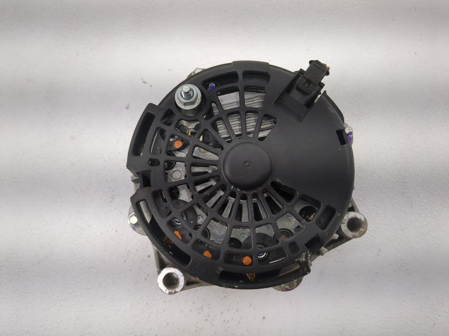 2007-2014 Chevrolet Tahoe Alternator Replacement Generator Charging Assembly Engine OEM Fits OEM Used Auto Parts - Oemusedau