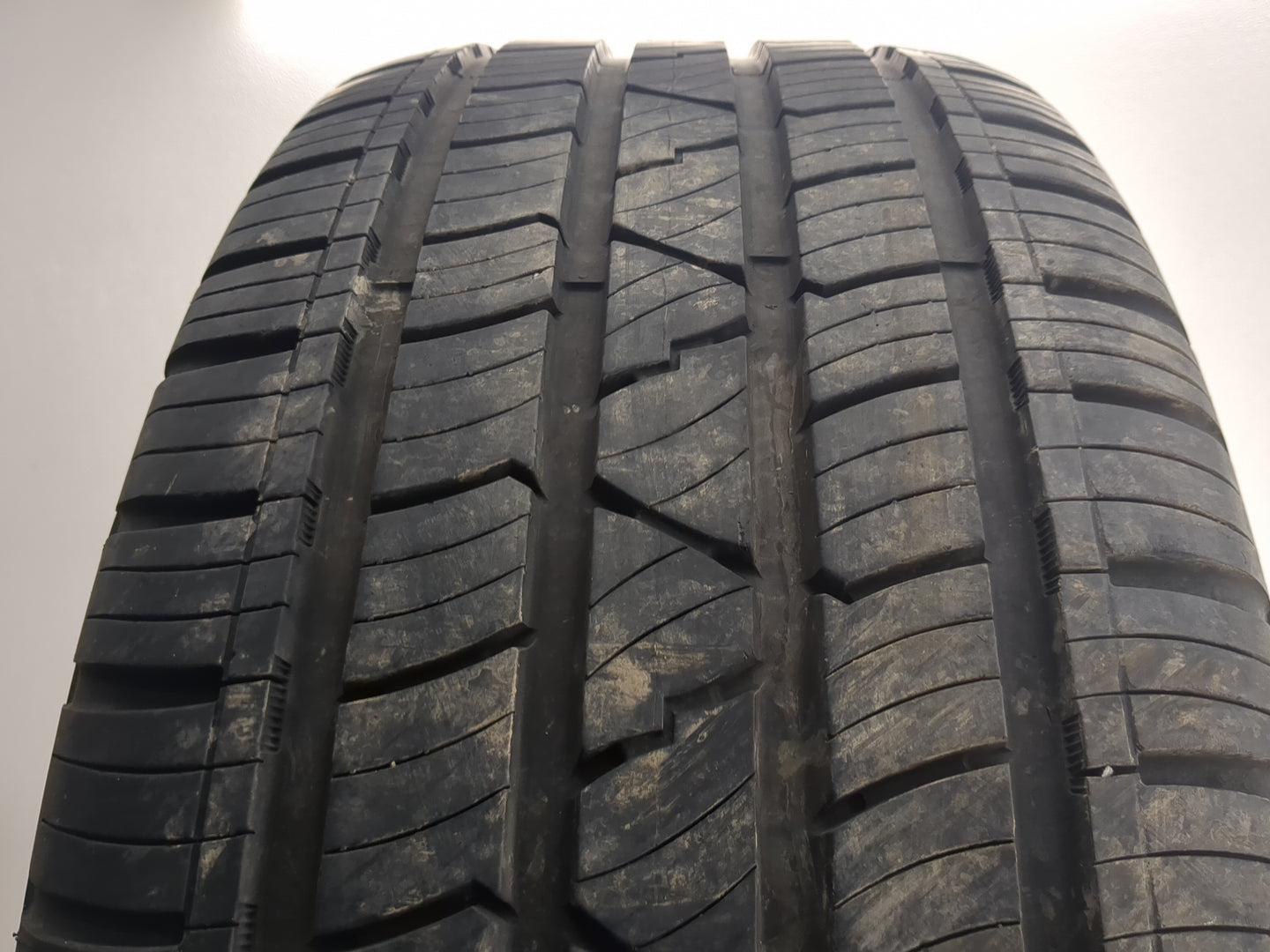 Used Tire 285/45R22 MASTERCRAFT COURSER QUEST 114H - Tread Depth 9/32 - Oemusedautoparts1.com
