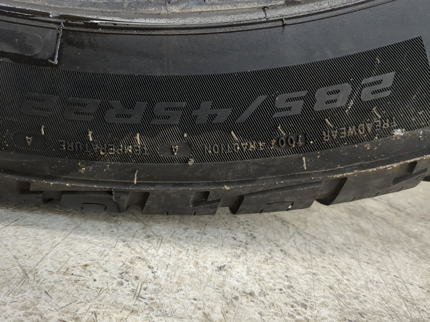Used Tire 285/45R22 MASTERCRAFT COURSER QUEST 114H - Tread Depth 9/32 - Oemusedautoparts1.com