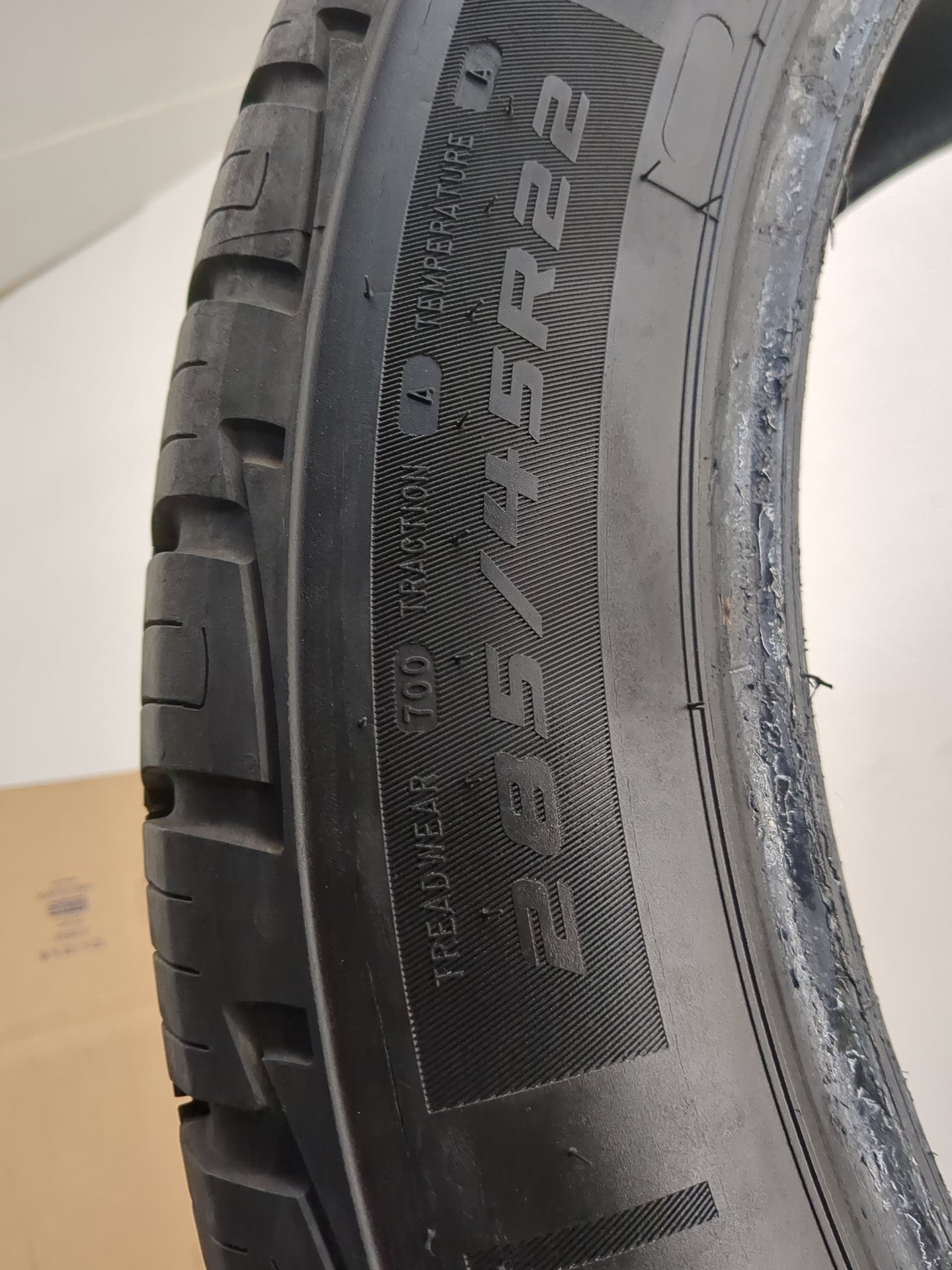 Used Tire 285/45R22 MASTERCRAFT COURSER QUEST PLUS 114H - Tread Depth 9.5/32 - Oemusedautoparts1.com