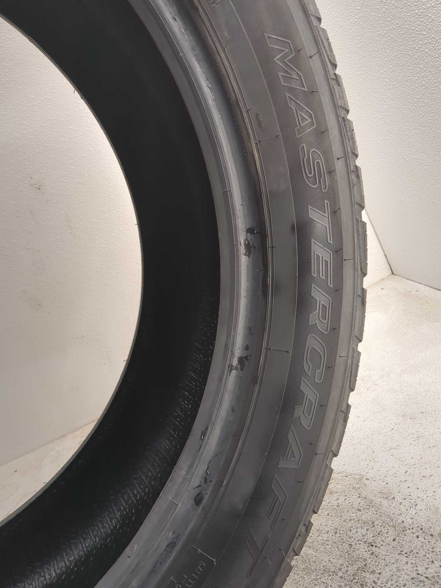 Used Tire 285/45R22 MASTERCRAFT COURSER QUEST PLUS 114H - Tread Depth 9.5/32 - Oemusedautoparts1.com