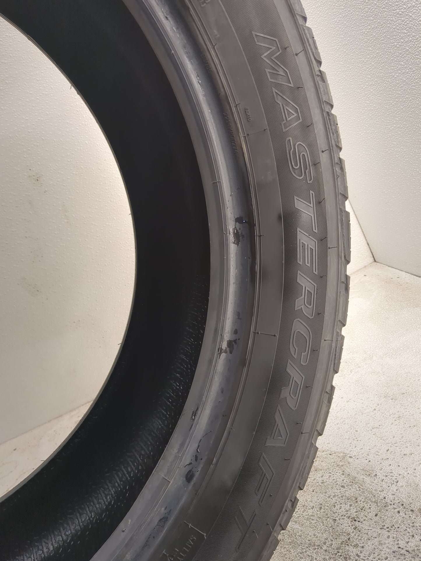 Used Tire 285/45R22 MASTERCRAFT COURSER QUEST PLUS 114H - Tread Depth 9.5/32 - Oemusedautoparts1.com
