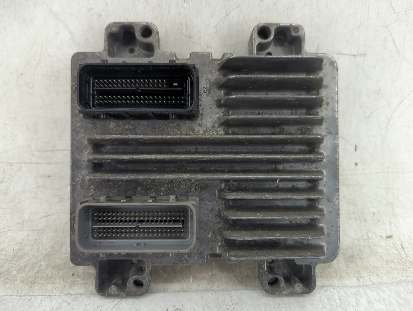 2010-2014 Chevrolet Tahoe PCM Engine Control Computer ECU ECM PCU OEM P/N:12647990 Fits OEM Used Auto Parts - Oemusedautopar