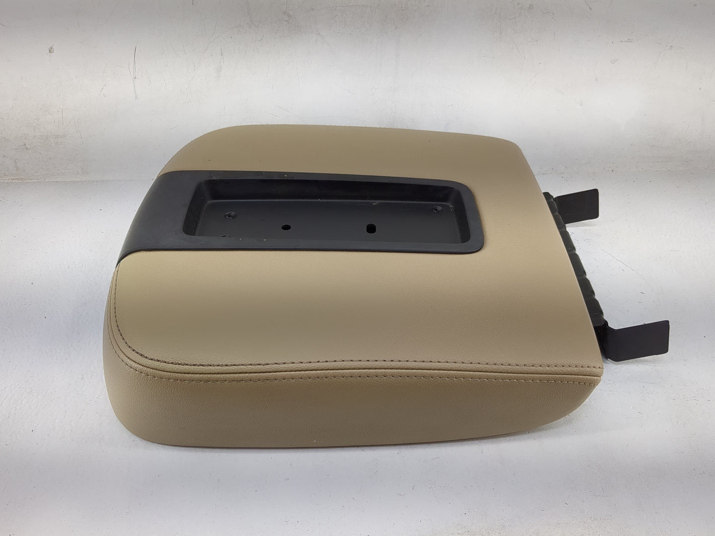 2012 Chevrolet Tahoe Center Console Armrest Cover Lid P/N:L0197017AA01G3V Fits OEM Used Auto Parts - Oemusedautoparts1.com