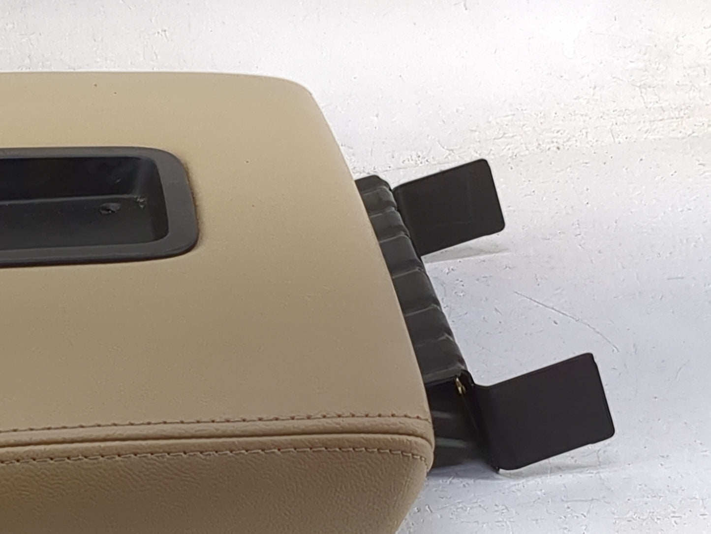 2012 Chevrolet Tahoe Center Console Armrest Cover Lid P/N:L0197017AA01G3V Fits OEM Used Auto Parts - Oemusedautoparts1.com