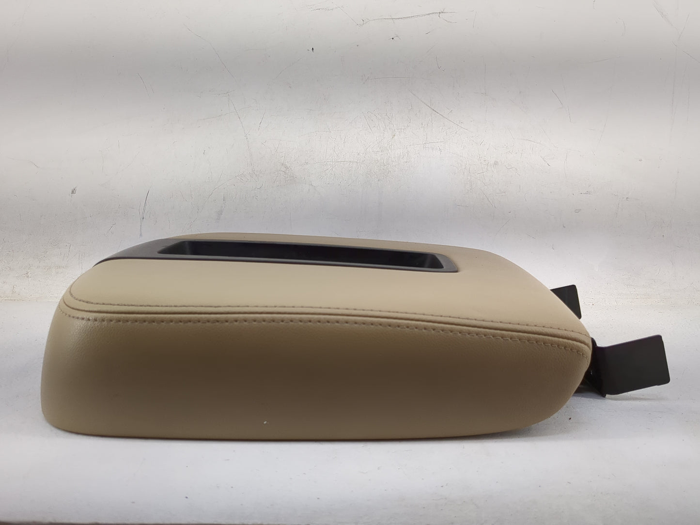 2012 Chevrolet Tahoe Center Console Armrest Cover Lid P/N:L0197017AA01G3V Fits OEM Used Auto Parts - Oemusedautoparts1.com