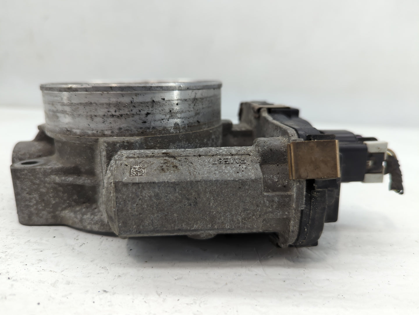 2009-2014 Chevrolet Tahoe Throttle Body P/N:RME873C9992 Fits Fits 2009 2010 2011 2012 2013 2014 2015 OEM Used Auto Parts - O