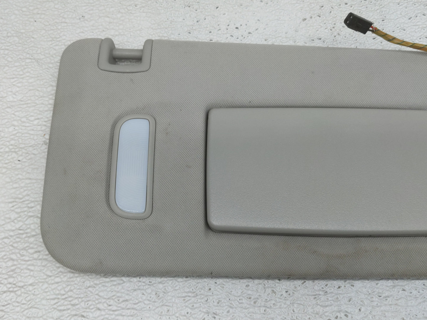 2012 Chevrolet Traverse Sun Visor Shade Replacement Passenger Right Mirror Fits OEM Used Auto Parts - Oemusedautoparts1.com
