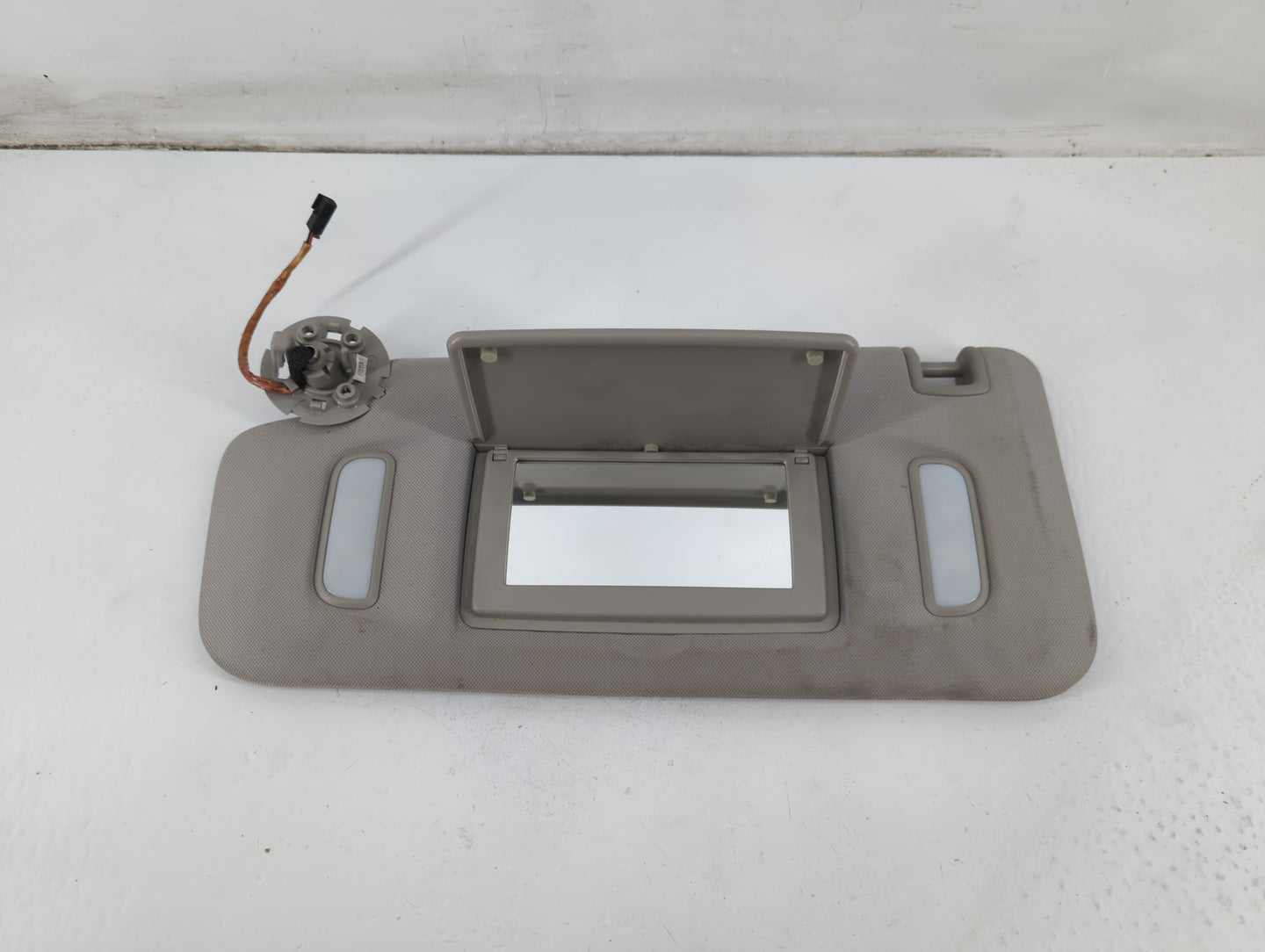 2012 Chevrolet Traverse Sun Visor Shade Replacement Driver Left Mirror Fits OEM Used Auto Parts - Oemusedautoparts1.com