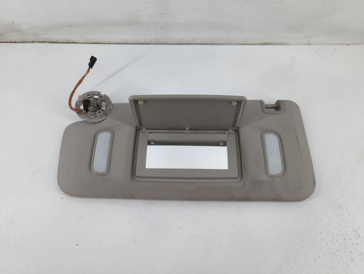 2012 Chevrolet Traverse Sun Visor Shade Replacement Driver Left Mirror Fits OEM Used Auto Parts - Oemusedautoparts1.com
