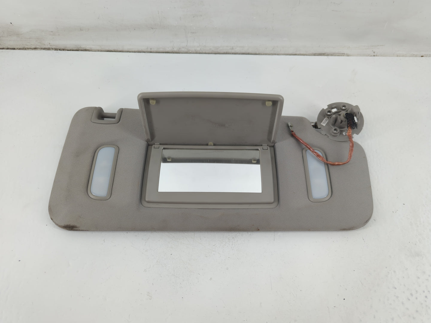 2012 Chevrolet Traverse Sun Visor Shade Replacement Driver Left Mirror Fits OEM Used Auto Parts - Oemusedautoparts1.com