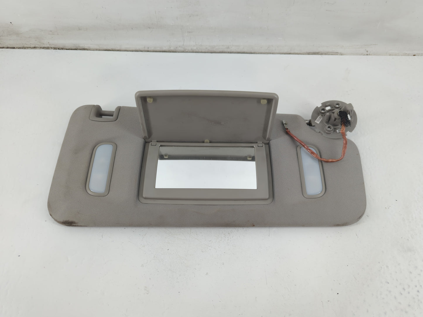 2012 Chevrolet Traverse Sun Visor Shade Replacement Driver Left Mirror Fits OEM Used Auto Parts - Oemusedautoparts1.com