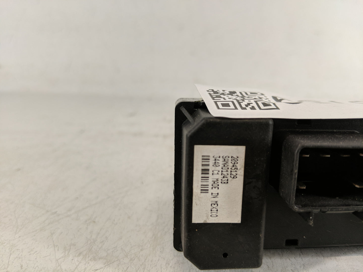 2012 Chevrolet Traverse Master Power Window Switch Replacement Driver Side Left P/N:20945129 Fits OEM Used Auto Parts - Oemu