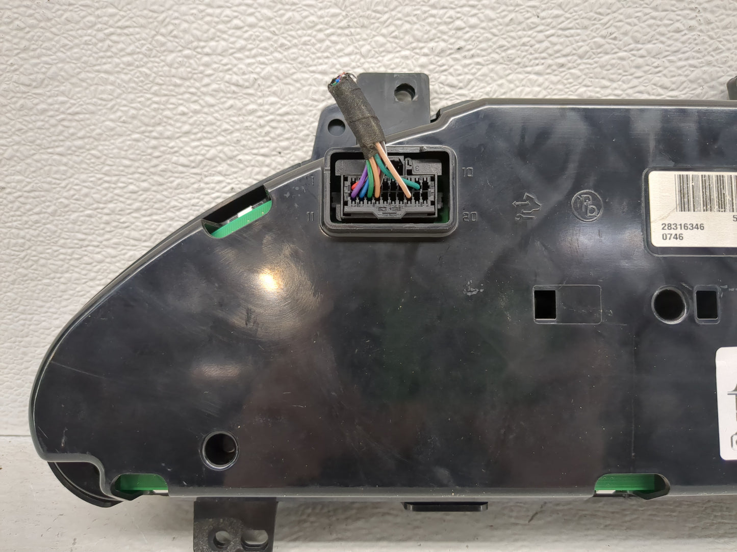 2012 Chevrolet Traverse Instrument Cluster Speedometer Gauges P/N:22818841 Fits OEM Used Auto Parts - Oemusedautoparts1.com