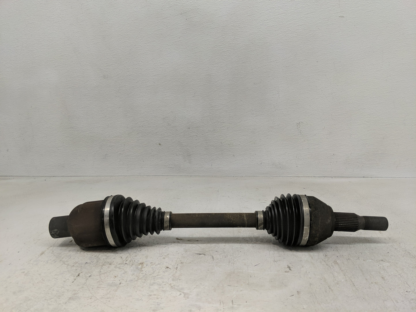 2017-2017 Chevrolet Traverse Axle Shaft Front Driver Cv C/v - Oemusedautoparts1.com